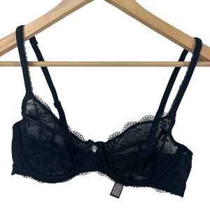 Victoria’s Secret Bra 34B Black Lace Underwire Adjustable Straps Heart Charm